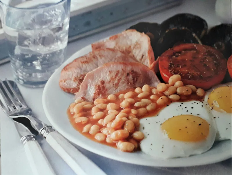 High-quality protein food sources including eggs, fish, and legumes